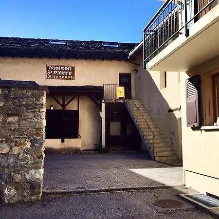 Maison St Pierre Хостел