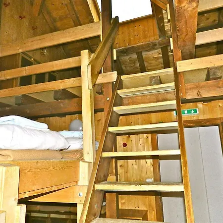 Maison St Pierre Хостел